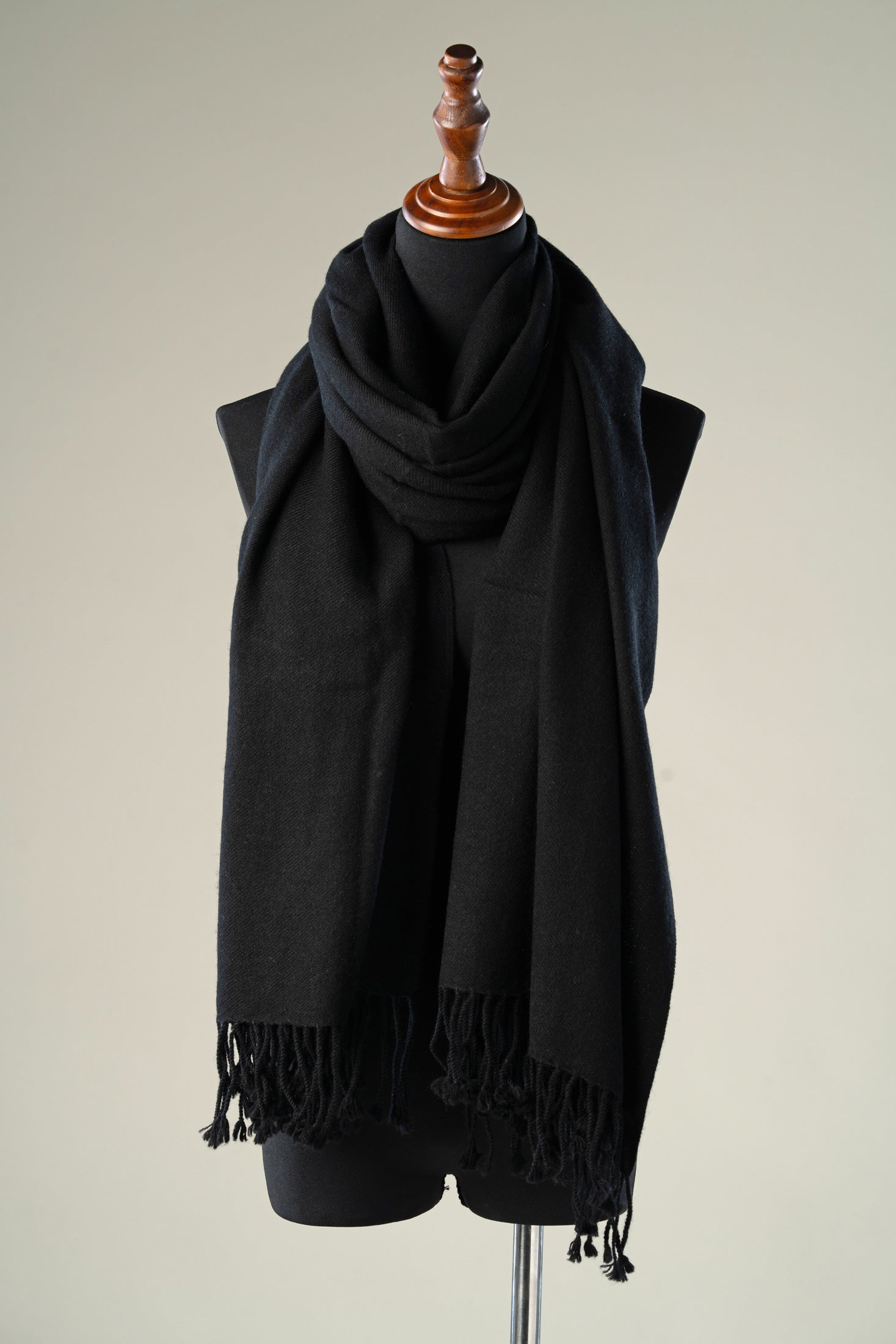 Black large-size 4-ply pashmina shawl