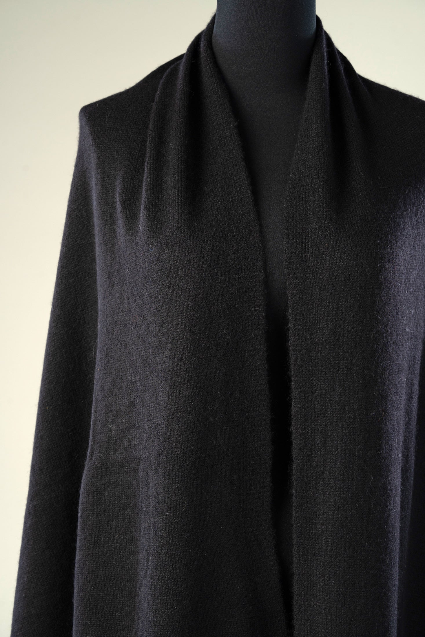 Pure Black Cashmere Stole | 100% Cashmere Handmade in Nepal – MAYA