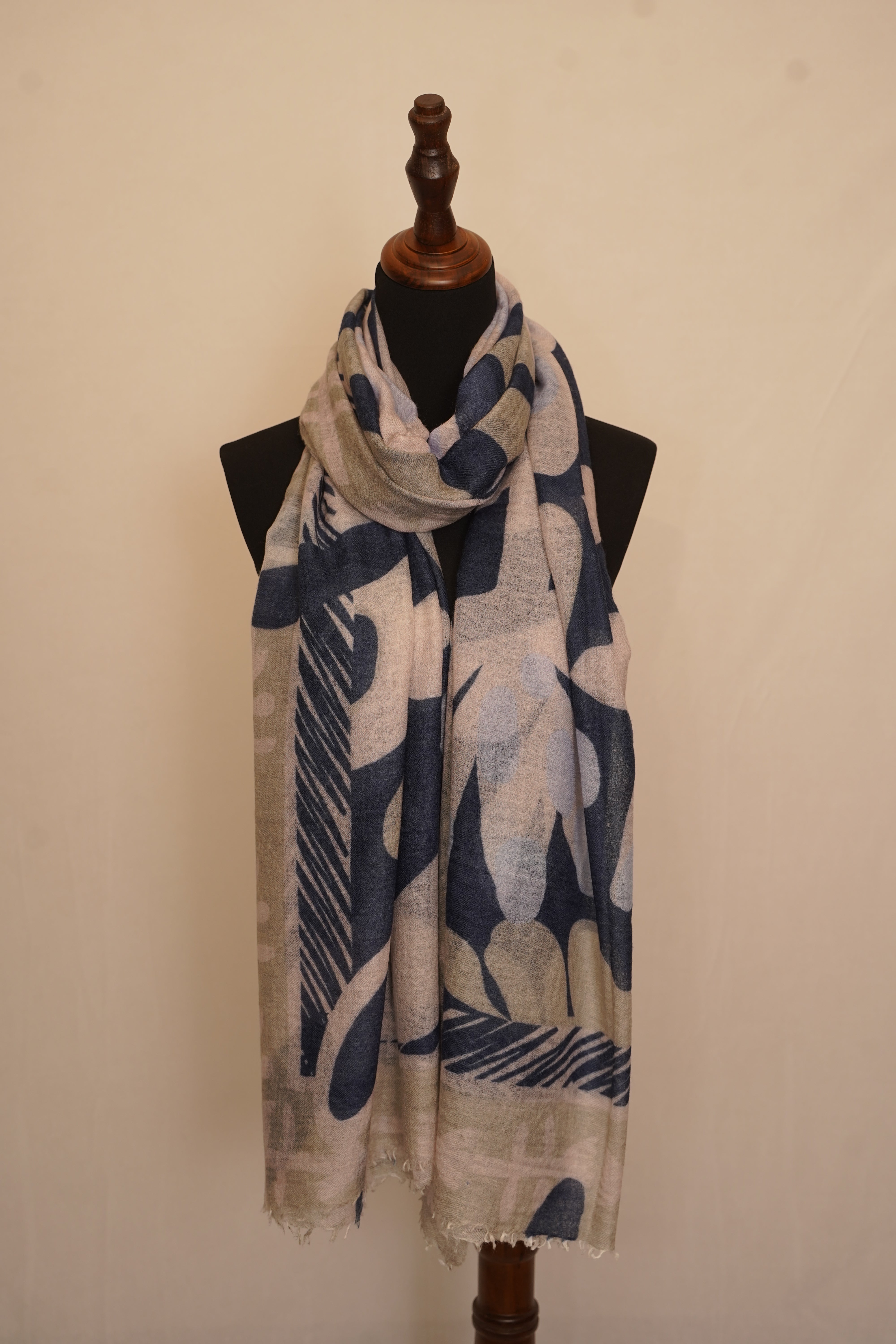 Abstract lightweight shawl 