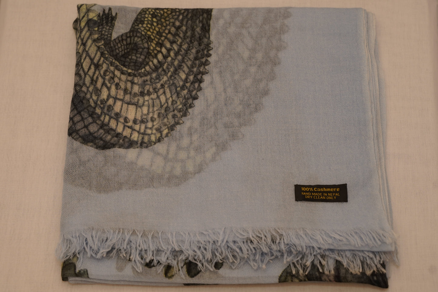 Everyone deserves a shawl made of pure cashmere. 