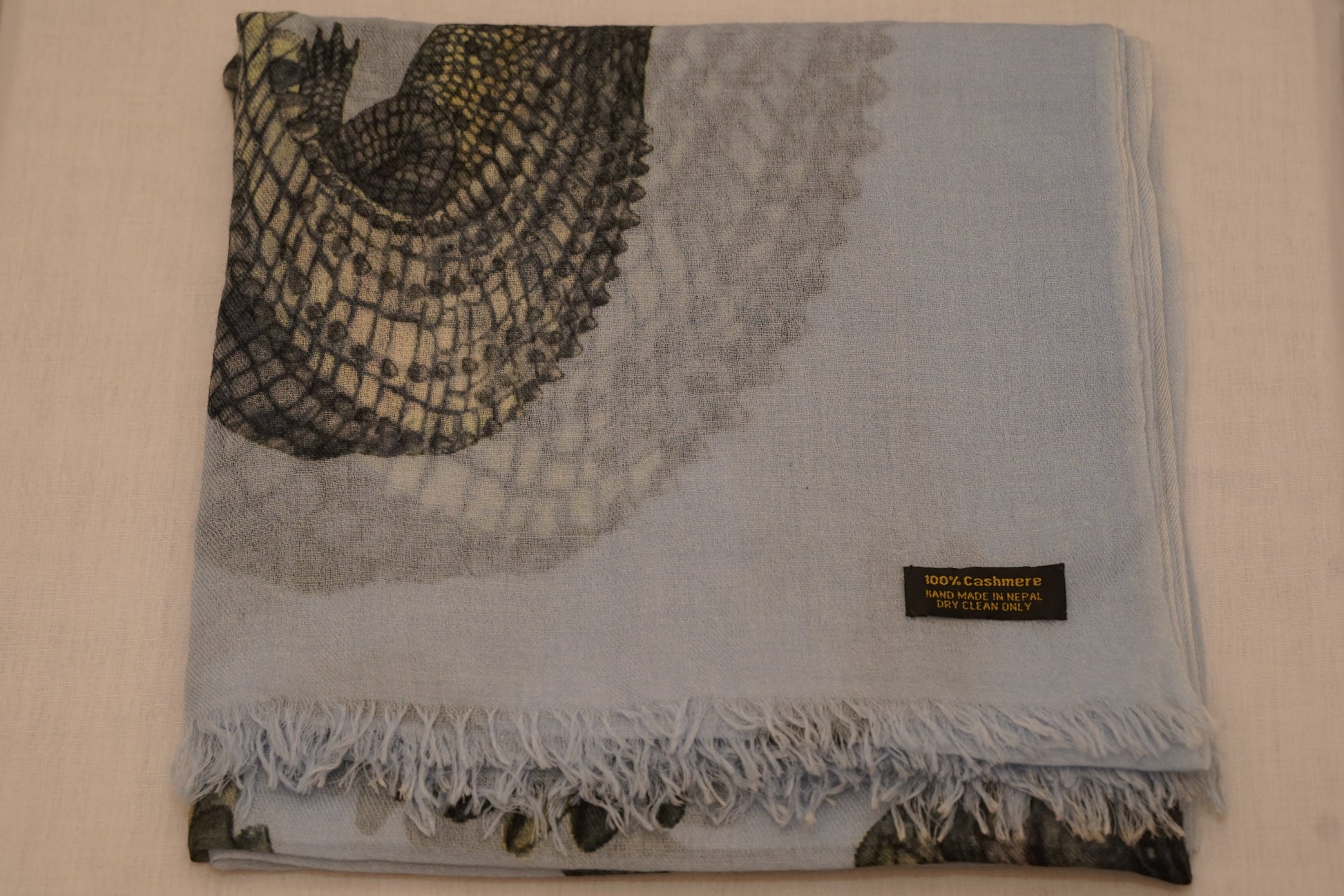 Everyone deserves a shawl made of pure cashmere. 