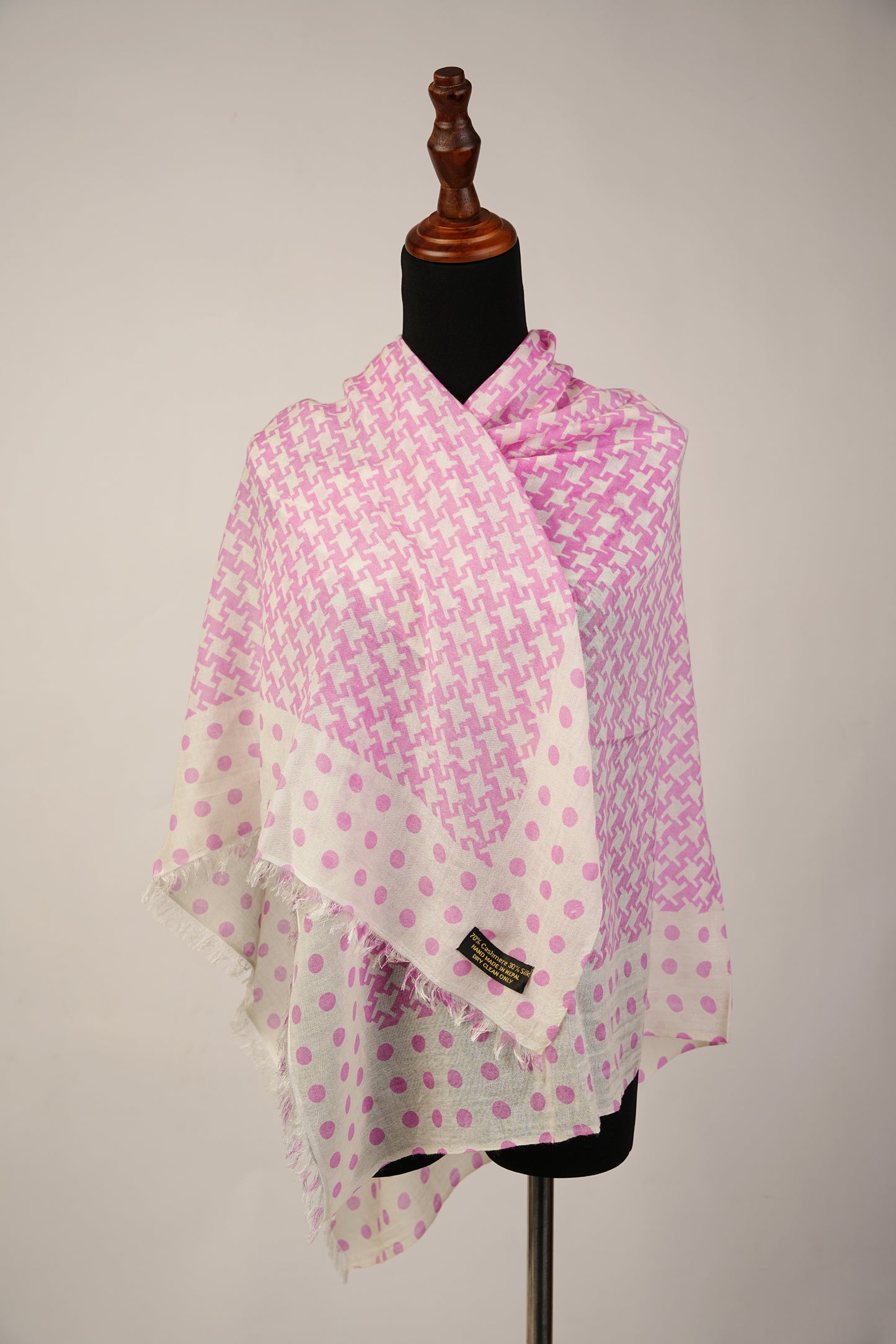 pink printed pashmina scarf