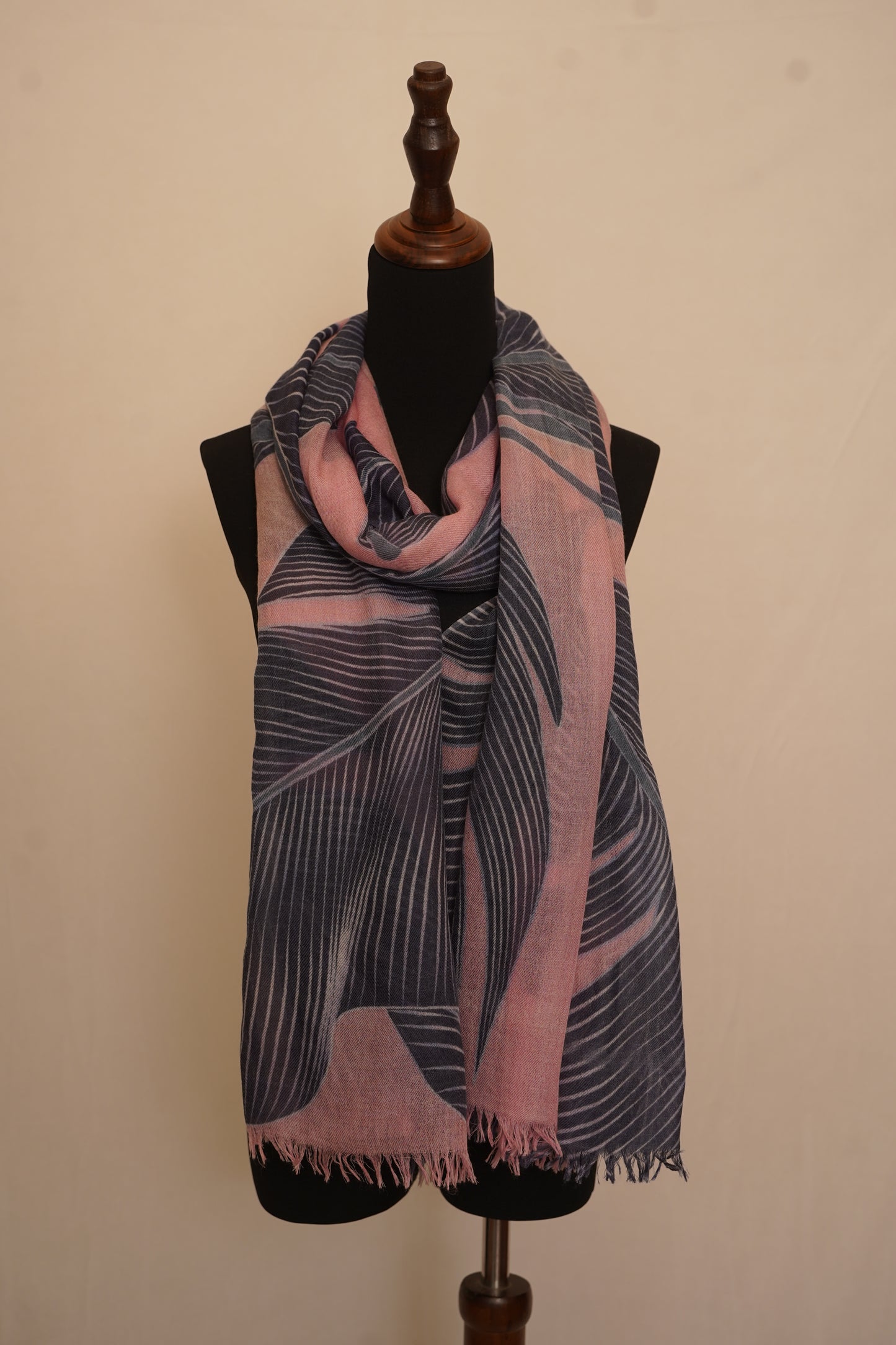 Premium Cashmere Leaf Design Shawl – Ultra-Soft Lightweight Wrap