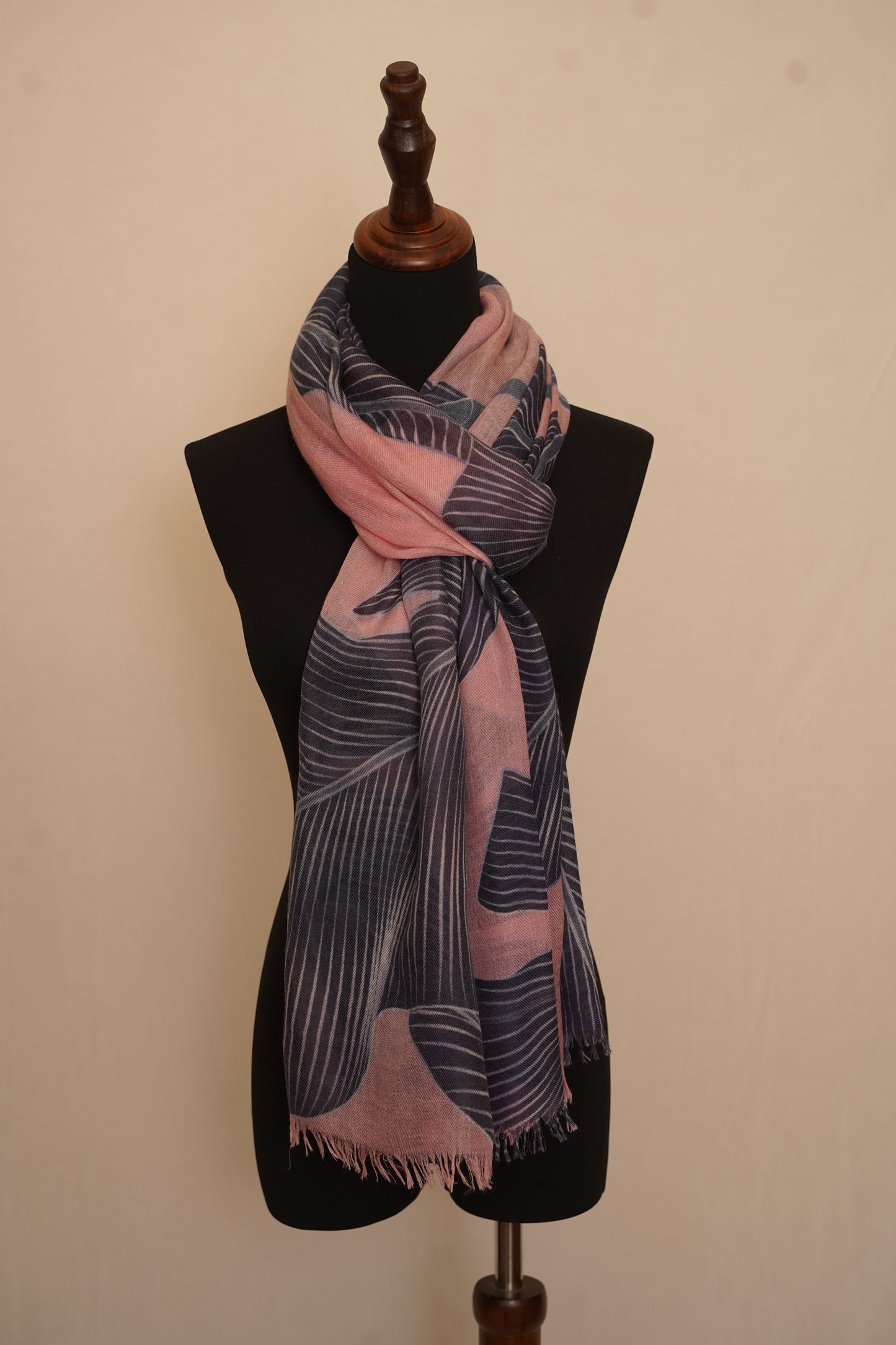 Premium Cashmere Leaf Design Shawl – Ultra-Soft Lightweight Wrap